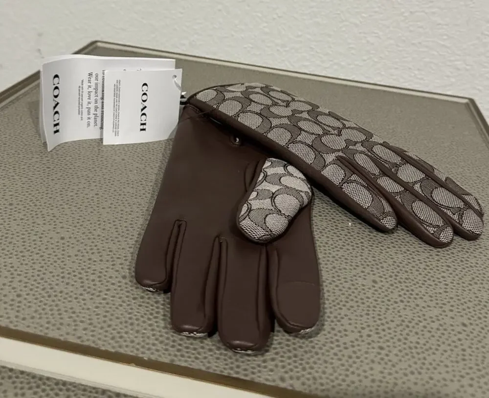 COACH Signature Jacquard Tech Gloves in Oak Sz 7 NWT